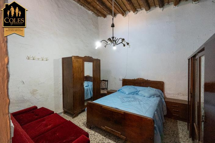 Image No.16-4 Bed Townhouse for sale