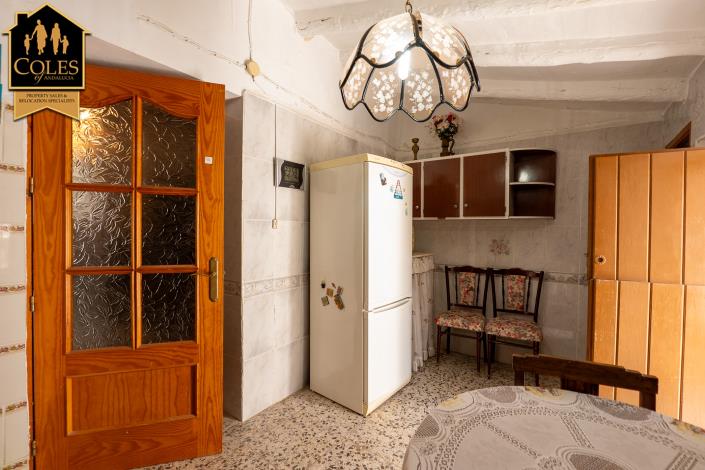 Image No.21-4 Bed Townhouse for sale