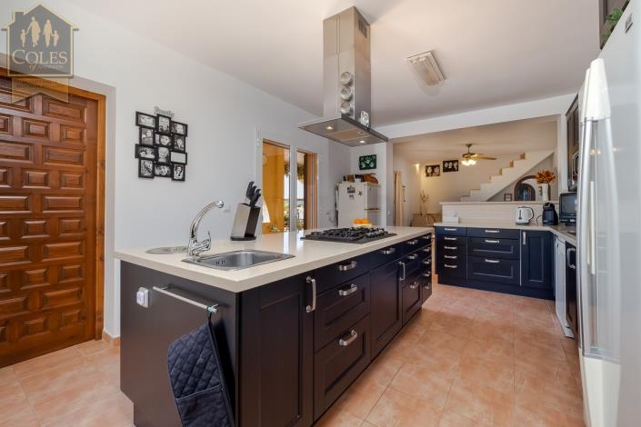 Image No.11-4 Bed Villa / Detached for sale