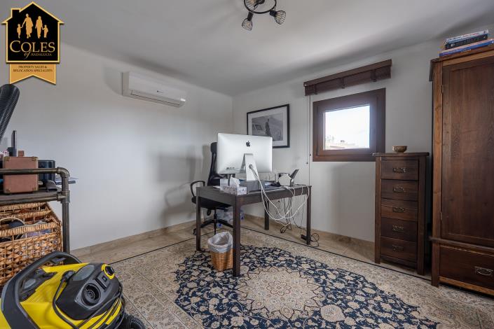 Image No.18-4 Bed Villa / Detached for sale