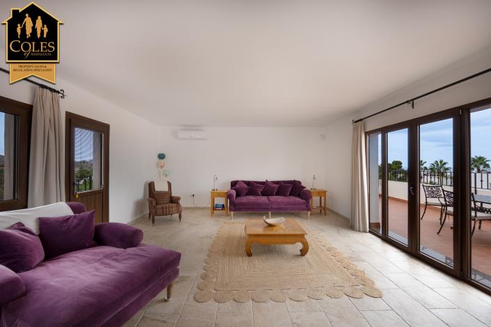 Image No.26-4 Bed Villa / Detached for sale