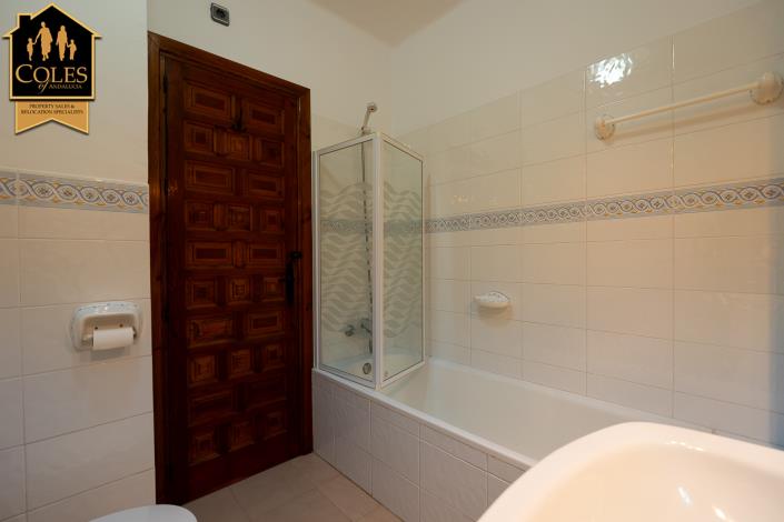 Image No.18-3 Bed Apartment for sale