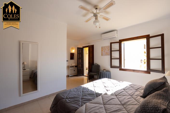 Image No.24-3 Bed Apartment for sale