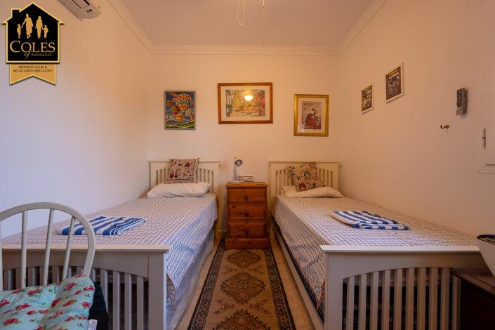 Image No.14-3 Bed Villa / Detached for sale