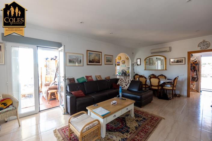 Image No.26-3 Bed Villa / Detached for sale