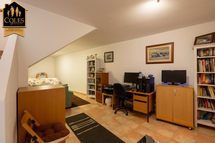 Image No.20-3 Bed Townhouse for sale