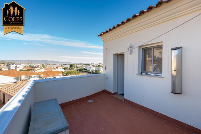 Image No.37-3 Bed Townhouse for sale