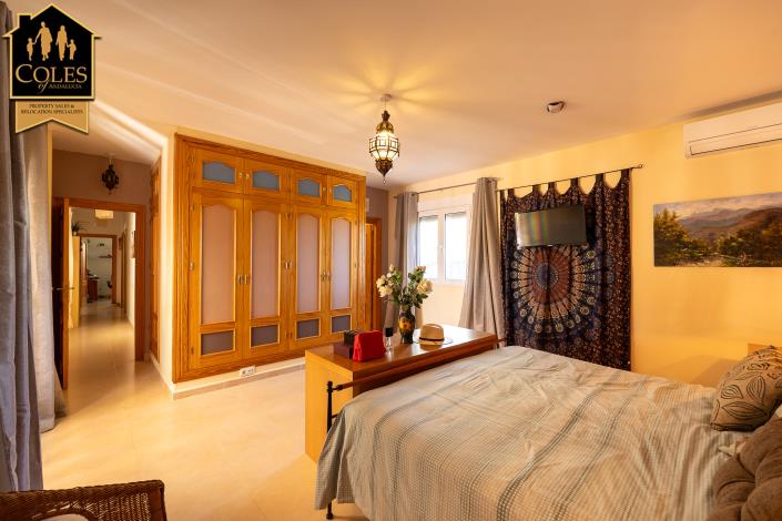 Image No.17-4 Bed Villa / Detached for sale