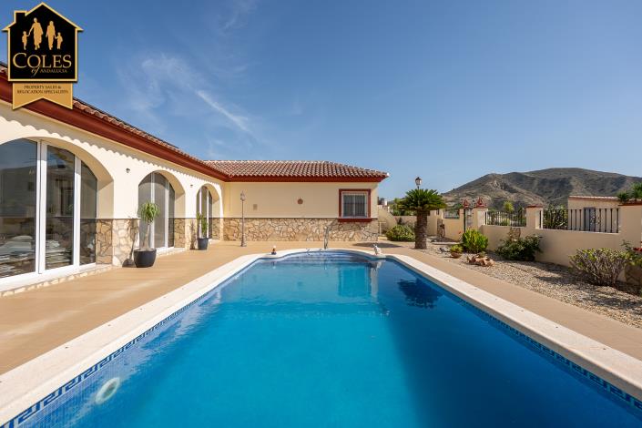 Image No.5-4 Bed Villa / Detached for sale