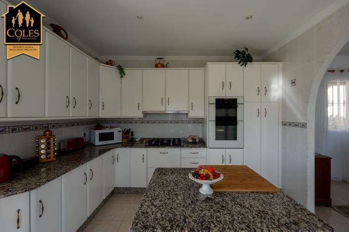 Image No.17-4 Bed Villa / Detached for sale