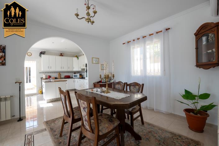 Image No.19-4 Bed Villa / Detached for sale