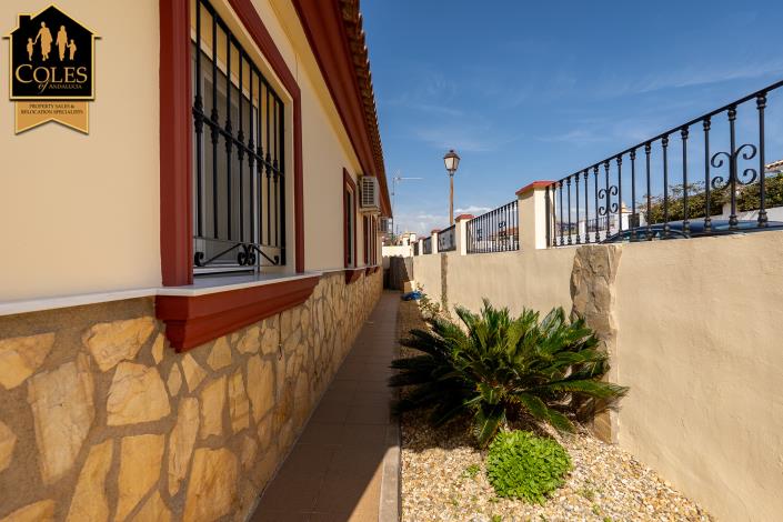 Image No.38-4 Bed Villa / Detached for sale