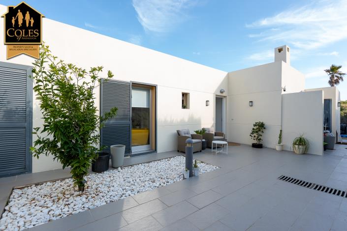 Image No.4-2 Bed Villa for sale