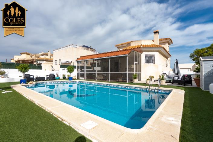 Image No.2-3 Bed Villa / Detached for sale