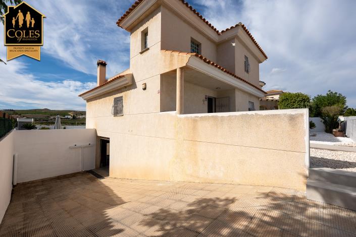 Image No.11-3 Bed Villa / Detached for sale