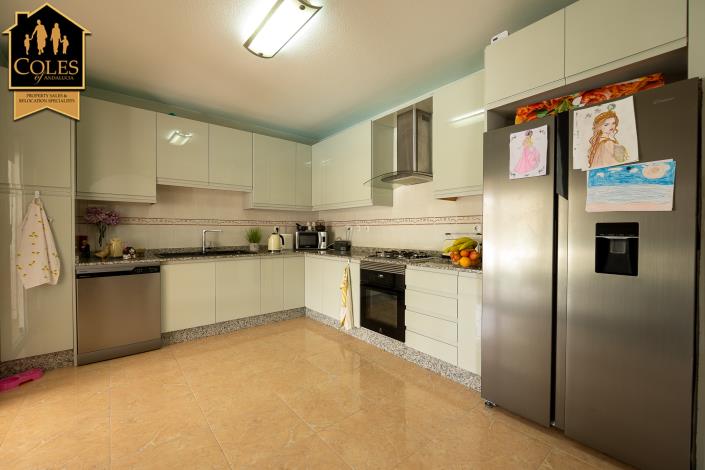 Image No.12-3 Bed Villa / Detached for sale