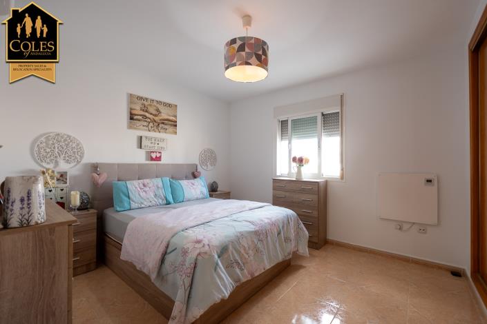 Image No.21-3 Bed Villa / Detached for sale