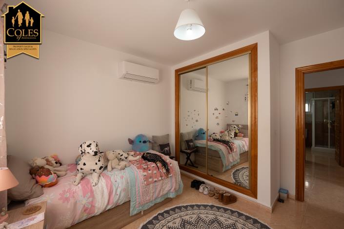 Image No.23-3 Bed Villa / Detached for sale