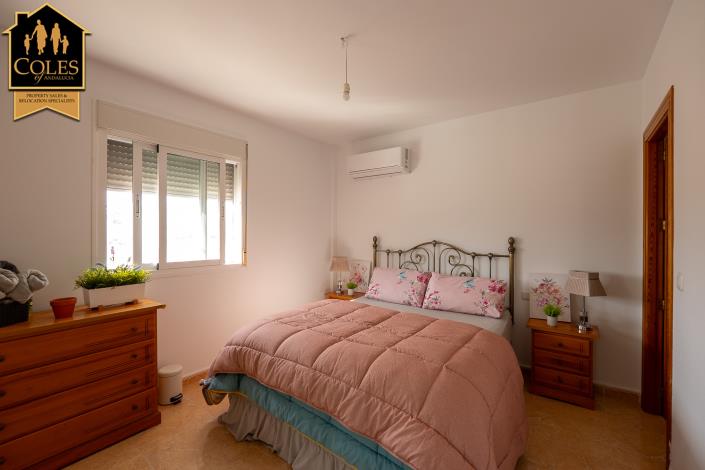 Image No.27-3 Bed Villa / Detached for sale