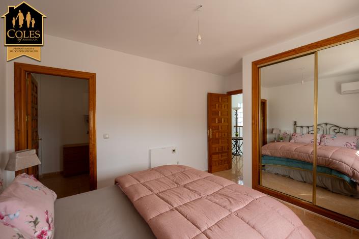 Image No.28-3 Bed Villa / Detached for sale