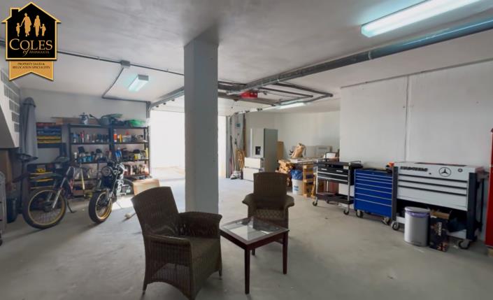 Image No.41-3 Bed Villa / Detached for sale