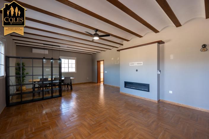 Image No.11-3 Bed Villa / Detached for sale