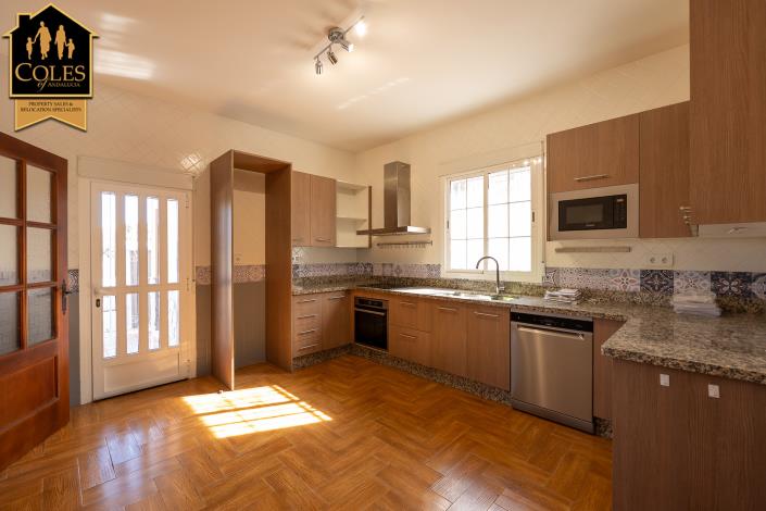 Image No.15-3 Bed Villa / Detached for sale