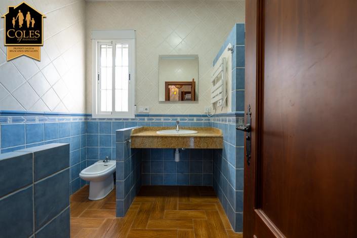 Image No.18-3 Bed Villa / Detached for sale