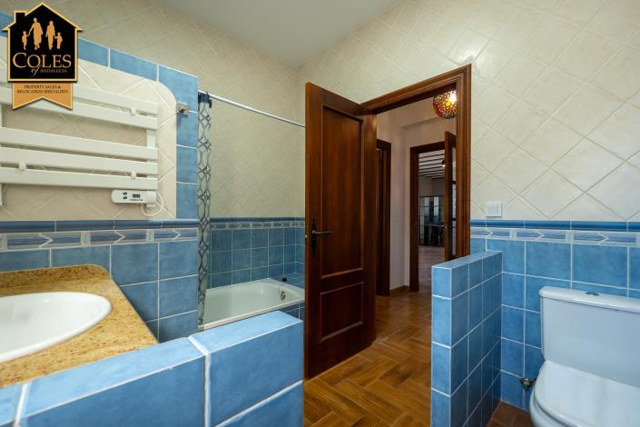 Image No.19-3 Bed Villa / Detached for sale