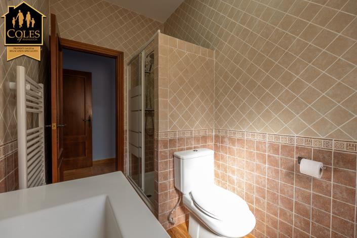 Image No.23-3 Bed Villa / Detached for sale