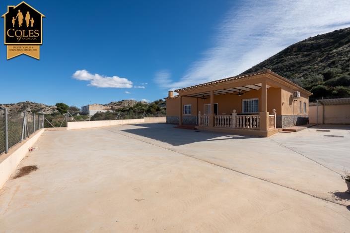 Image No.27-3 Bed Villa / Detached for sale