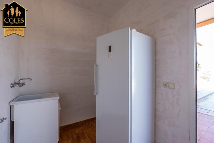 Image No.34-3 Bed Villa / Detached for sale