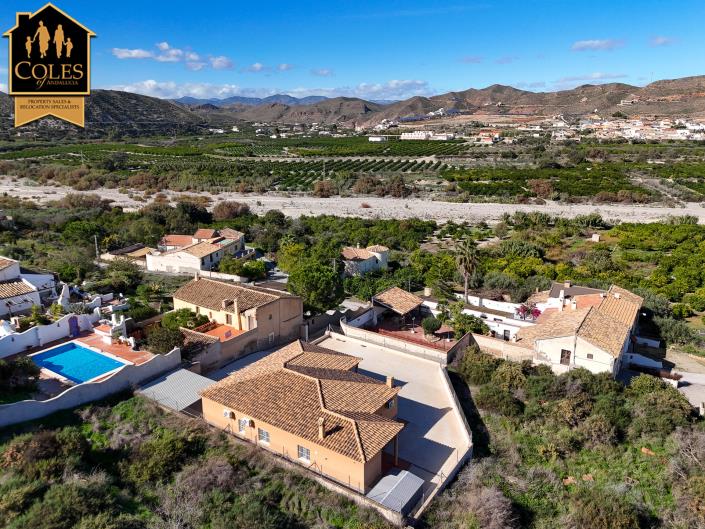 Image No.37-3 Bed Villa / Detached for sale