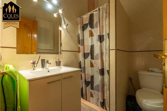 Image No.13-4 Bed Townhouse for sale