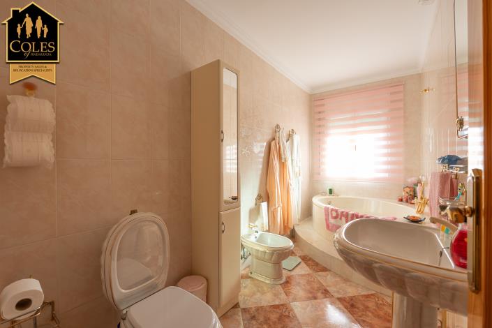 Image No.18-4 Bed Townhouse for sale