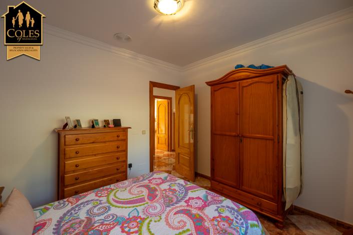 Image No.20-4 Bed Townhouse for sale