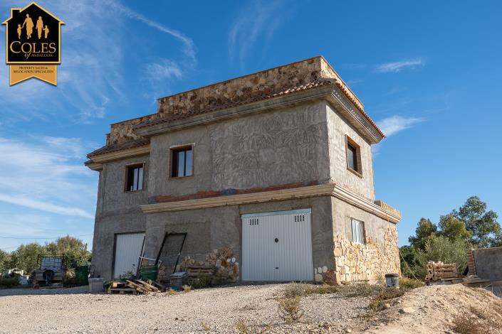 Image No.8-5 Bed Villa / Detached for sale