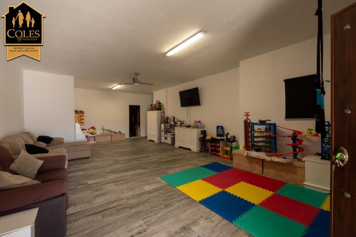 Image No.28-5 Bed Villa / Detached for sale