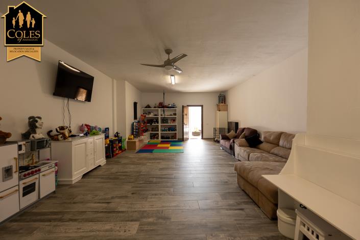 Image No.29-5 Bed Villa / Detached for sale