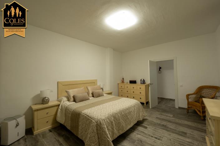 Image No.32-5 Bed Villa / Detached for sale