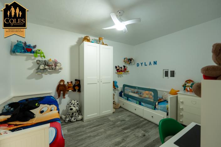 Image No.33-5 Bed Villa / Detached for sale