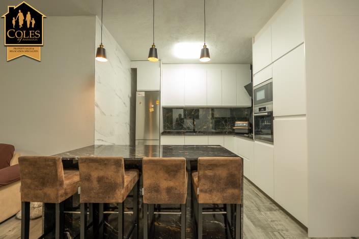 Image No.37-5 Bed Villa / Detached for sale