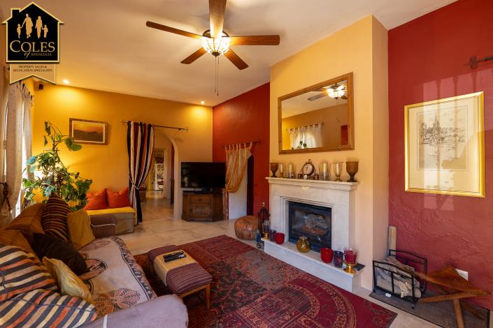 Image No.7-3 Bed Country House for sale