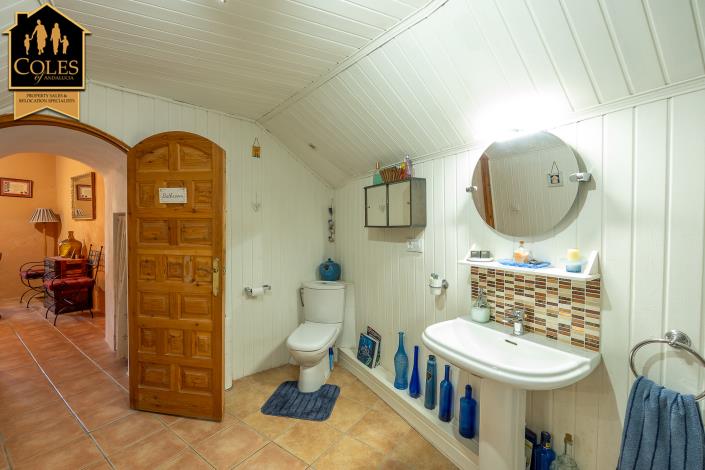 Image No.17-3 Bed Country House for sale