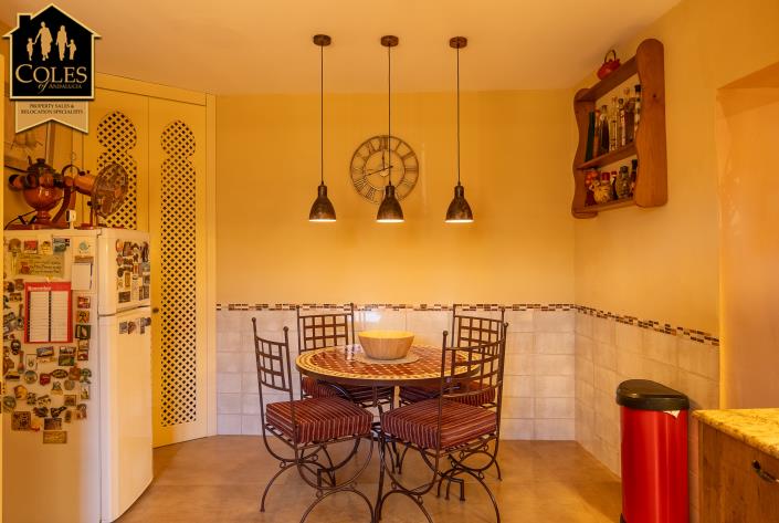 Image No.19-3 Bed Country House for sale