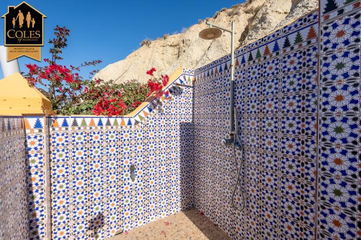 Image No.30-3 Bed Country House for sale