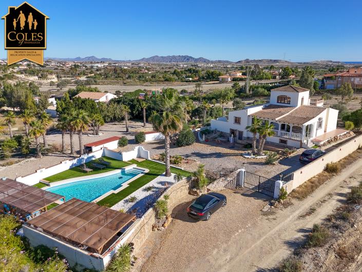 Image No.2-5 Bed Villa / Detached for sale