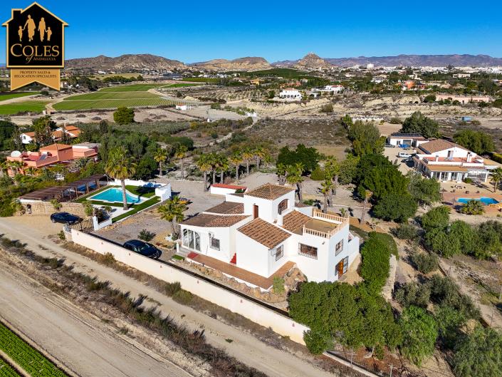 Image No.3-5 Bed Villa / Detached for sale