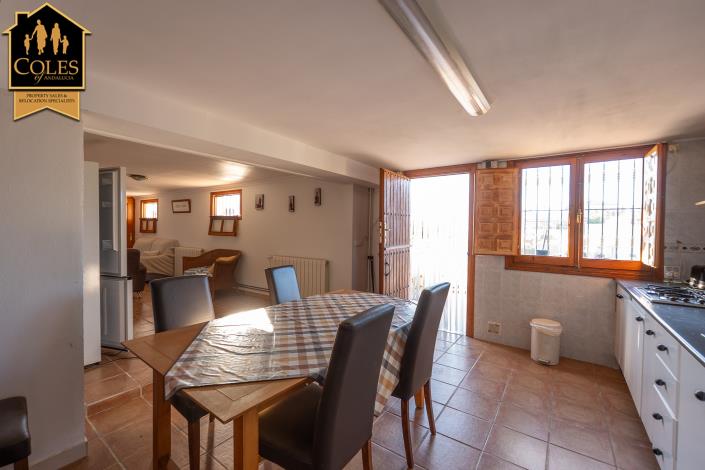 Image No.21-5 Bed Villa / Detached for sale