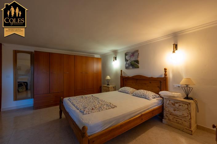 Image No.24-5 Bed Villa / Detached for sale